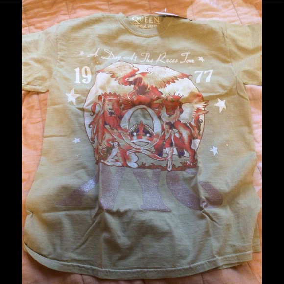 Queen Tops - SALE! Rare Queen Day at the races glitter tee